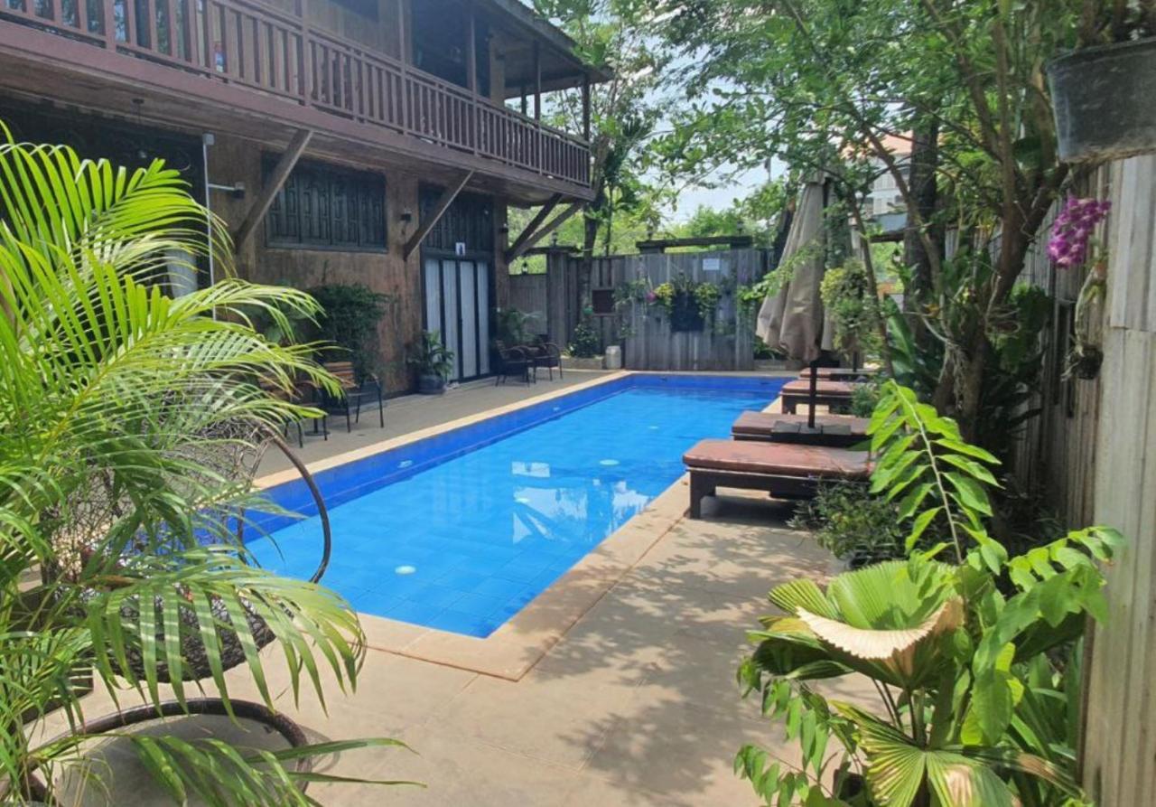 Three Little Birds Hotell Siem Reap Exteriör bild