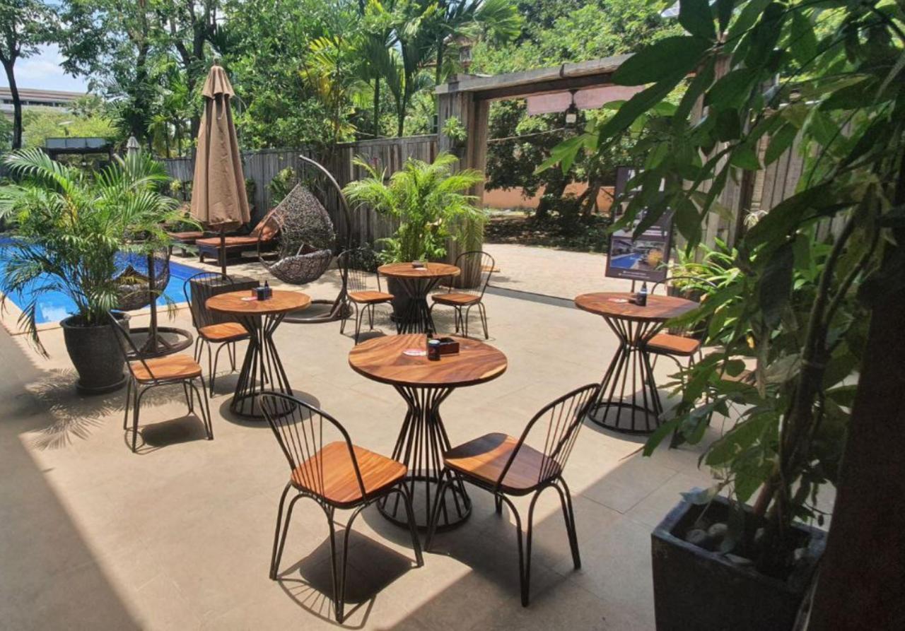 Three Little Birds Hotell Siem Reap Exteriör bild